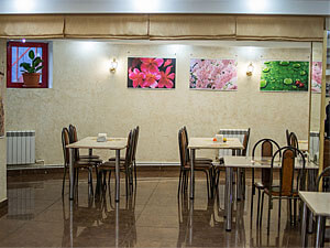 Пример рекламных плакатов в кафе Колобок