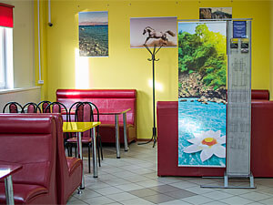 Пример рекламной стойки в кафе Колобок